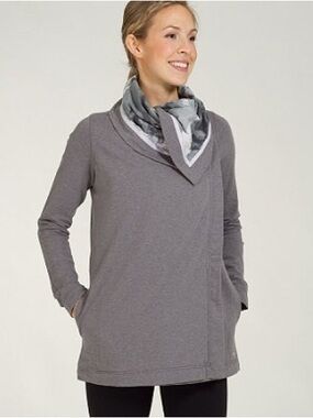 443. Lululemon Savasana Wrap Sweater Drape Collar Gray Size 6